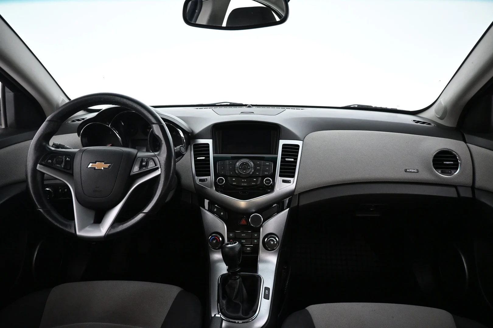 Car Image - 3k28J2OsPhugaIrLWHSPil