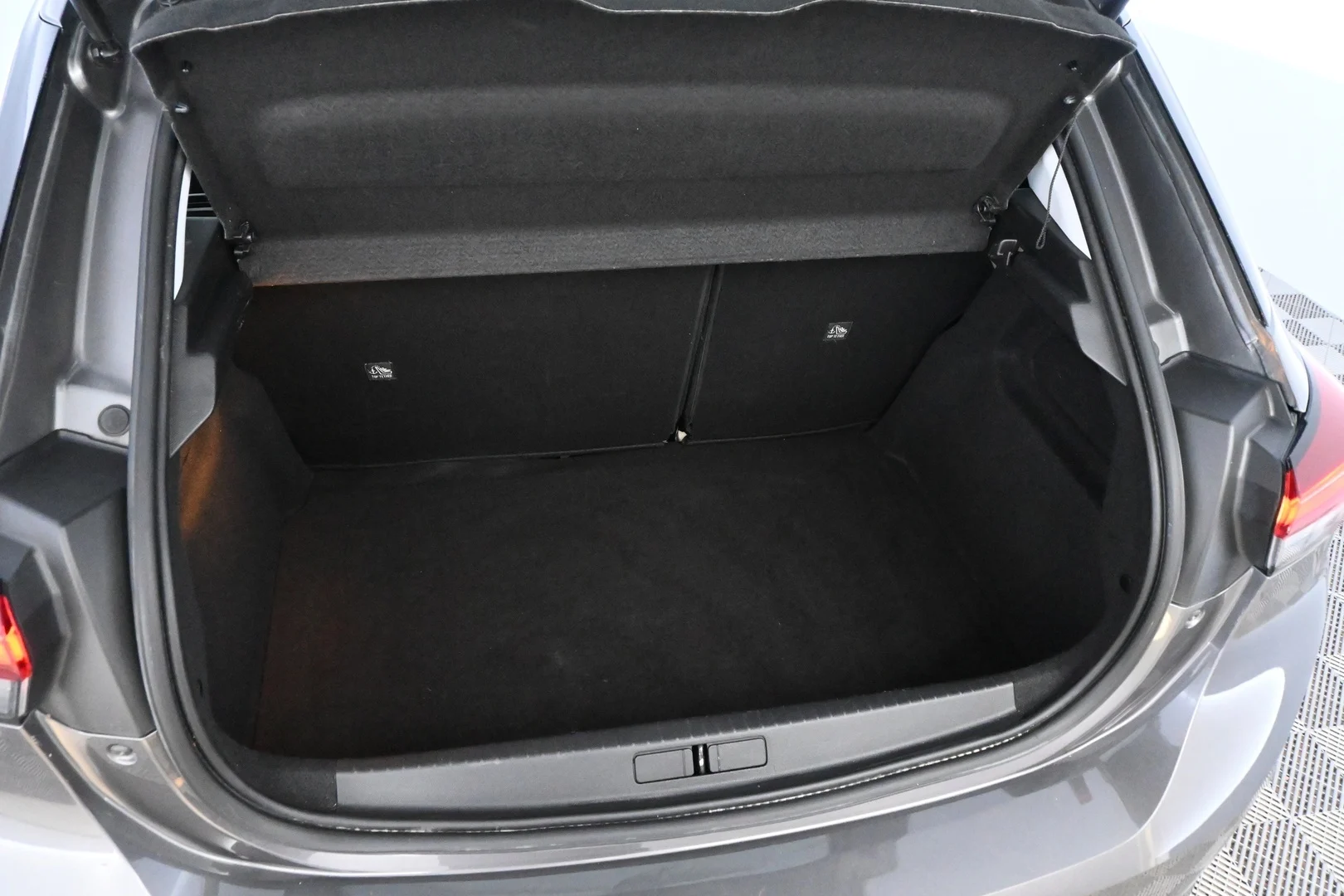 Car Image - 7c6NwhTlk3MP84xzoscvtU