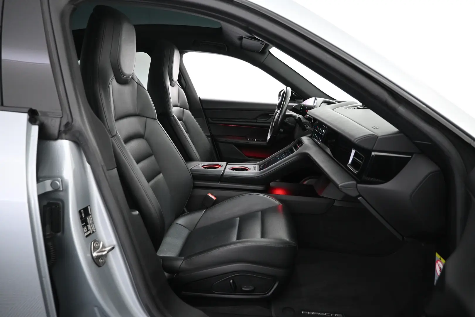 Car Image - 7E8xzHKbJWzuPzlSNqn8ad