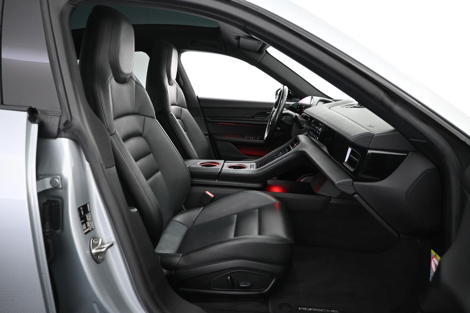 Car Image - 7E8xzHKbJWzuPzlSNqn8ad