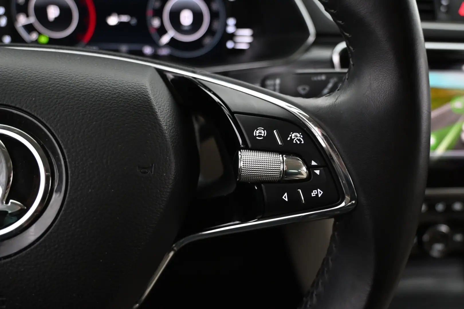 Car Image - 2sfBEFXzBDiBLKB4q5M40j