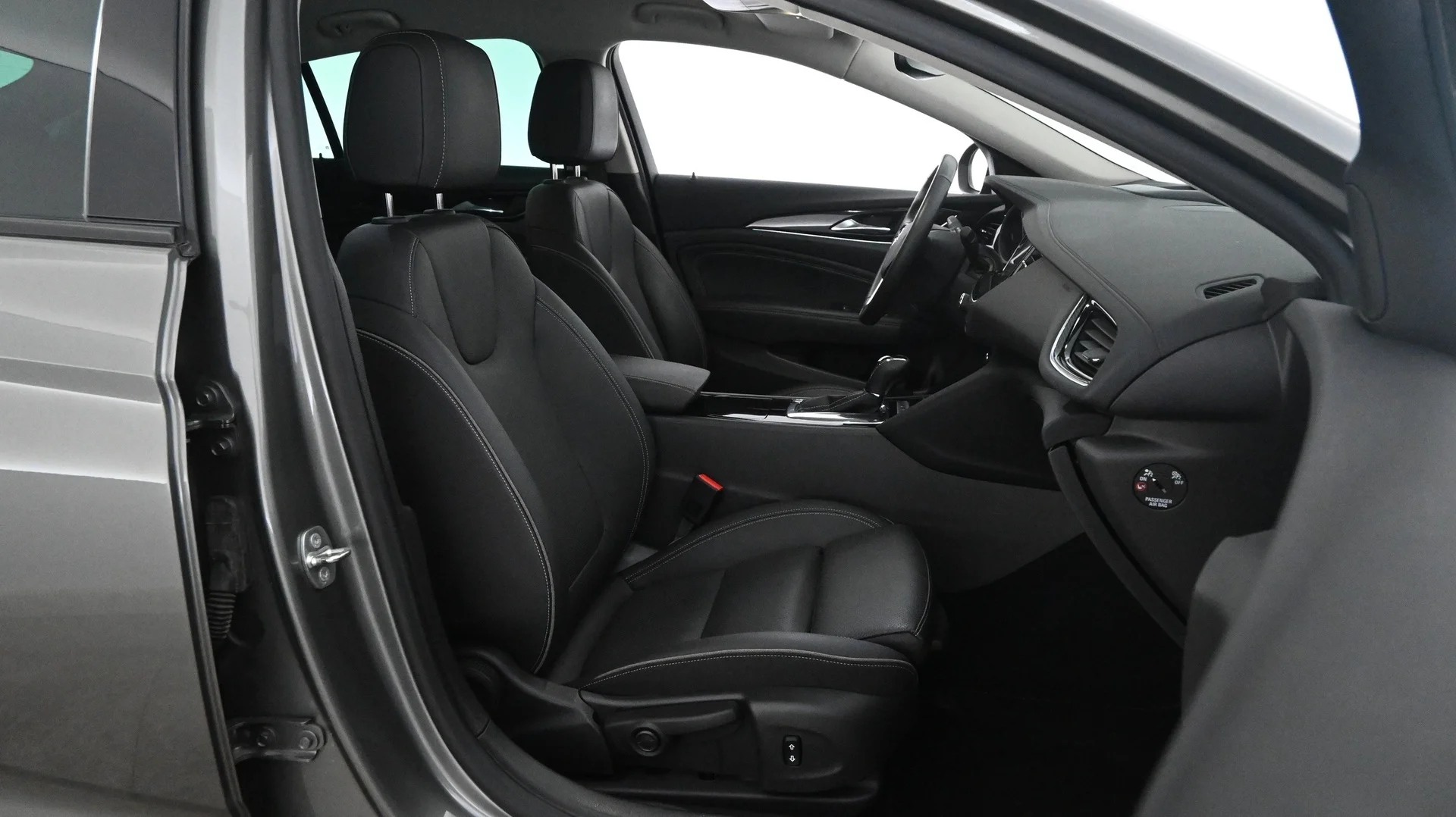 Car Image - 6OxzE3uAE9rkrVqBg8Z8LP