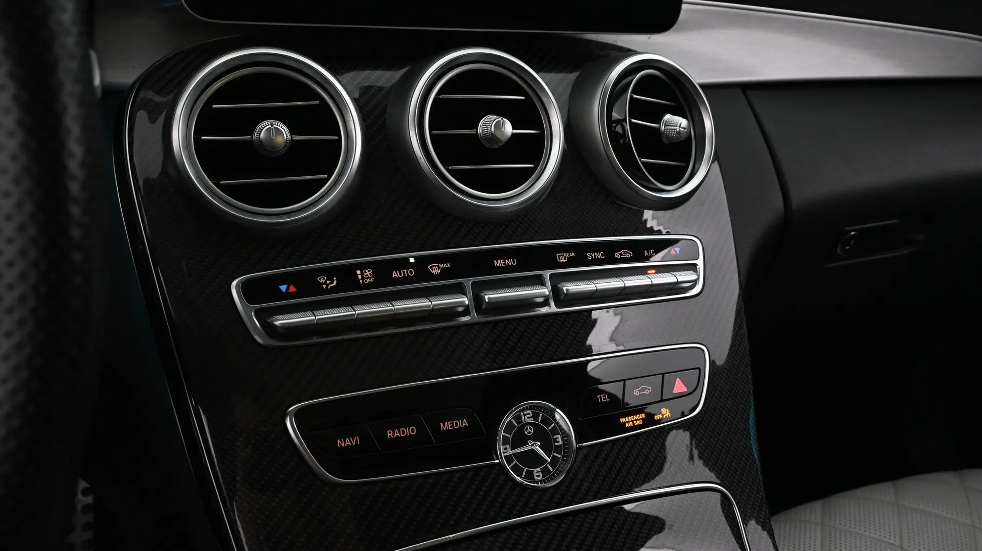 Car Image - 2g3jLw1bEmpqw024JCjp1U