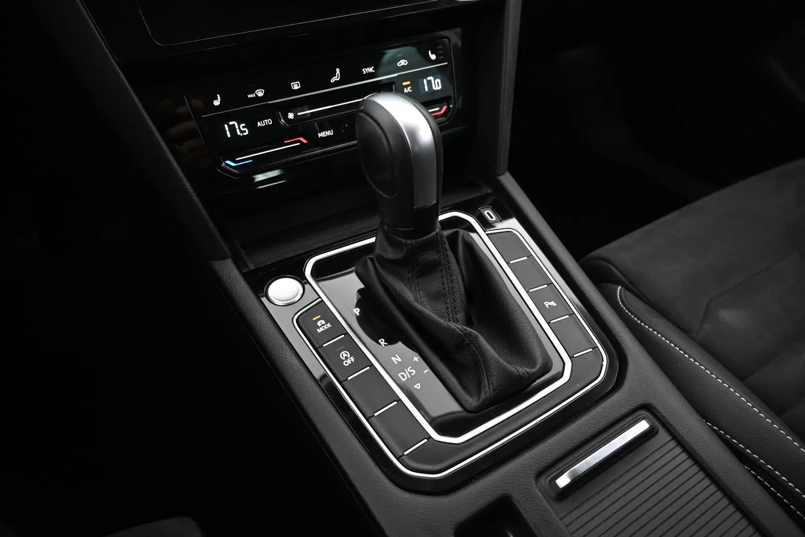 Car Image - 7qKM8SmkIEpFWAbqzRMux7