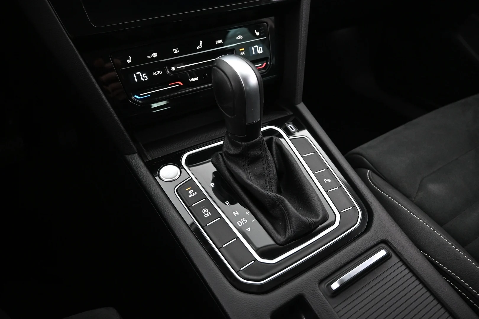 Car Image - 7qKM8SmkIEpFWAbqzRMux7