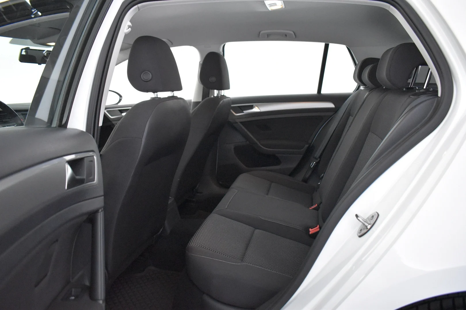 Car Image - 1k8LklCDAOFEXtWe4KSUxn