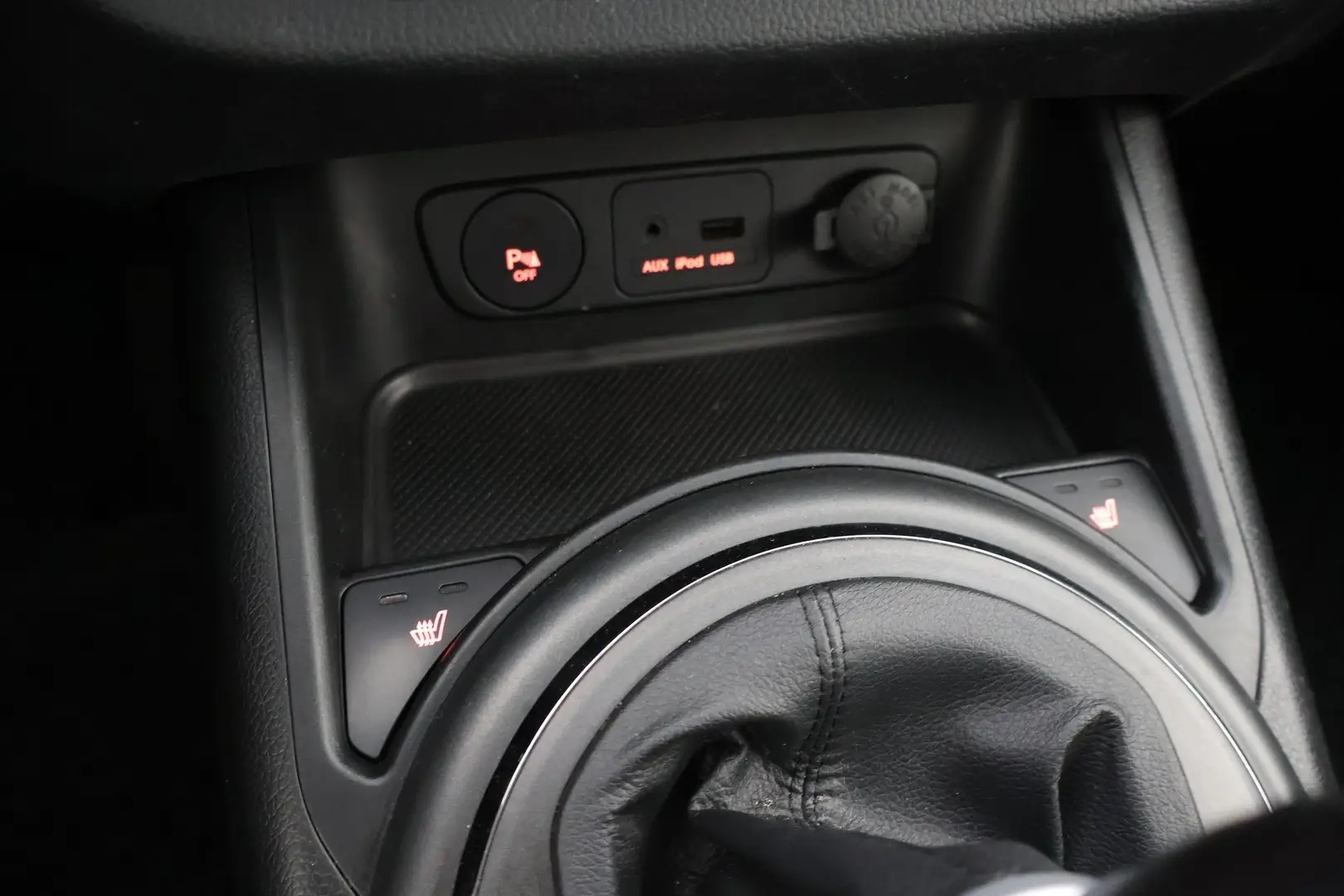 Car Image - 6raopTjJXkANRvoUD7Dd2R