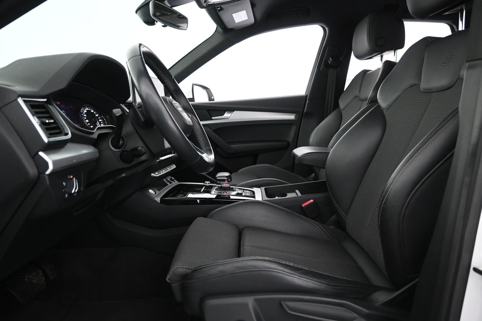 Car Image - 27QmQ9zfGBD6VHxK5mPBhl