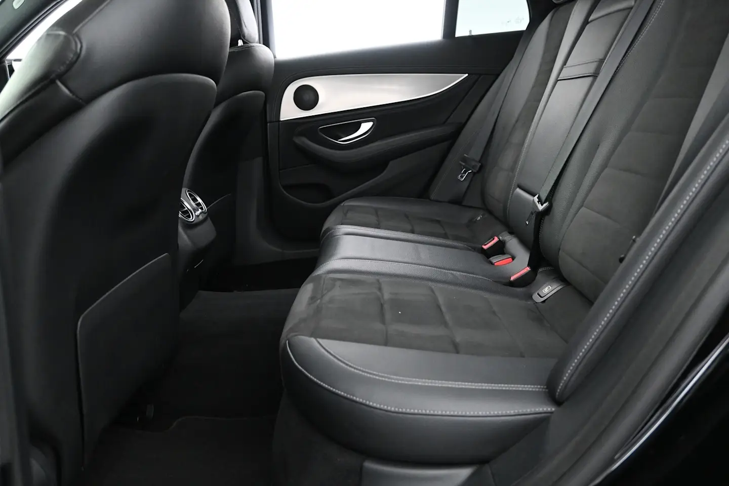 Car Image - 4tVp0VgP9OgwdiJmDYGnCe