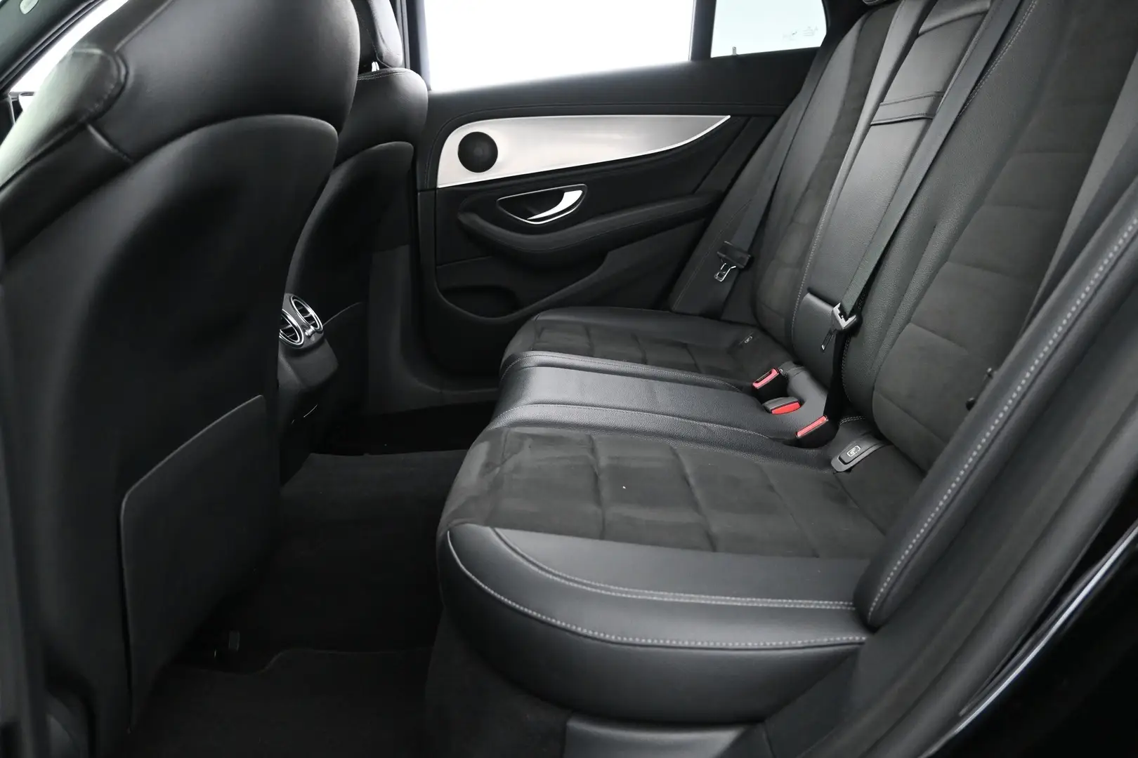 Car Image - 4tVp0VgP9OgwdiJmDYGnCe