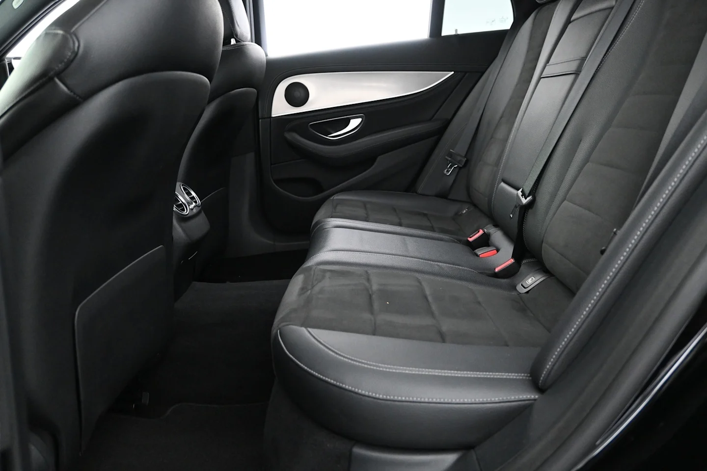 Car Image - 4tVp0VgP9OgwdiJmDYGnCe