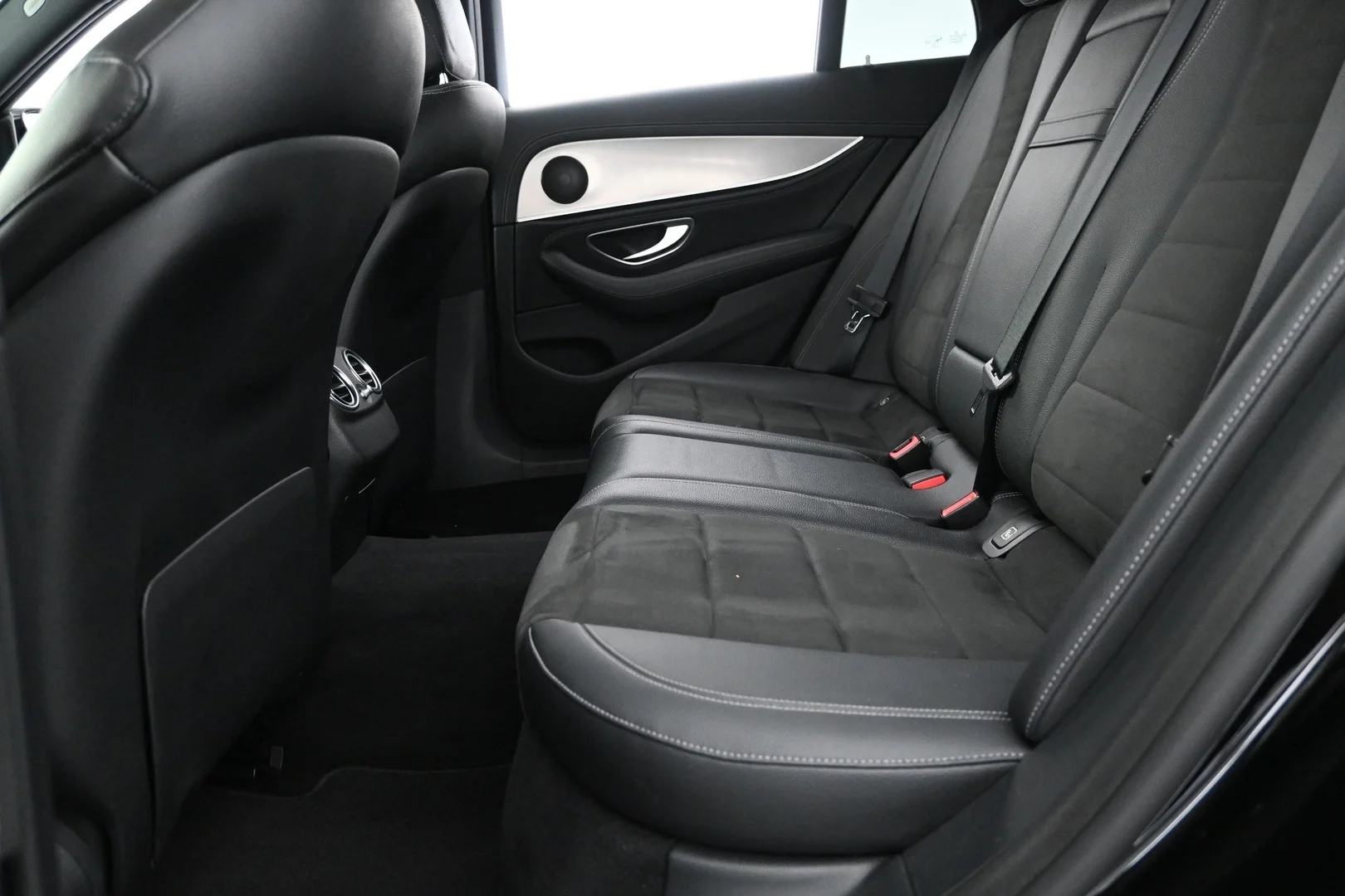 Car Image - 4tVp0VgP9OgwdiJmDYGnCe