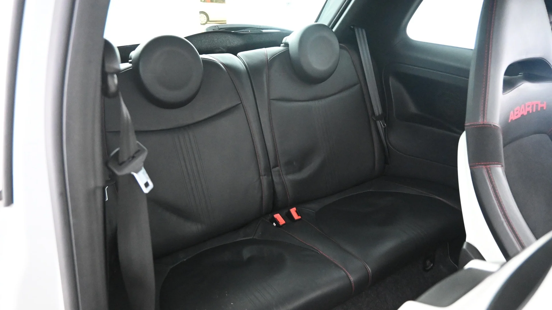 Car Image - RRlvSoSKfckY9aD8r6JeL
