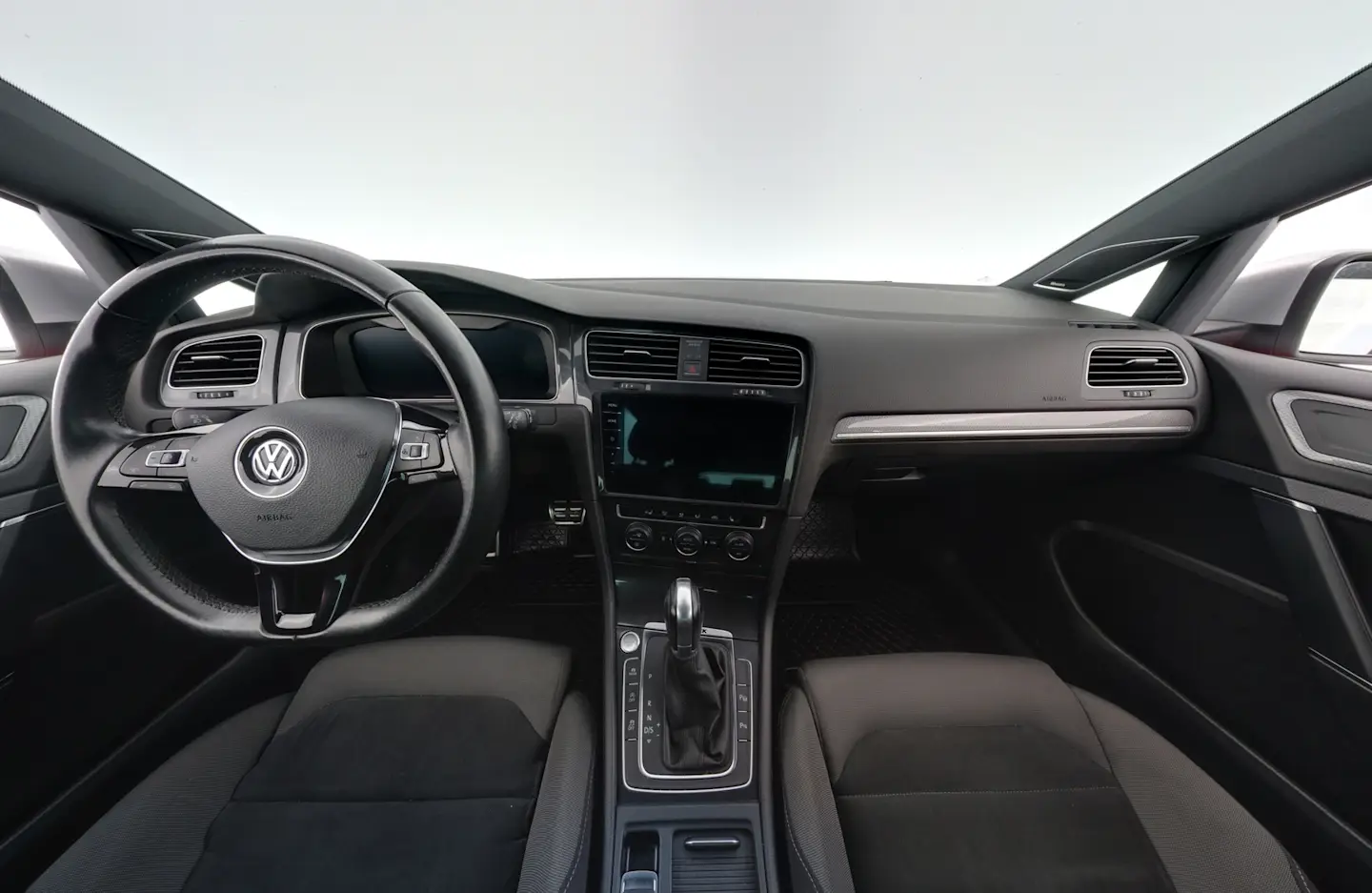 Car Image - 3ESnUwdMVgnO9mYlT9yH79