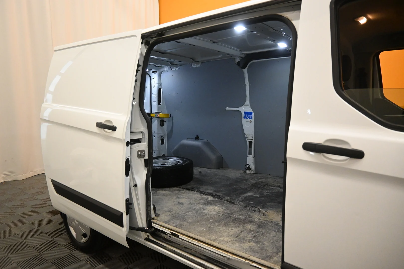 Car Image - RZWCbBe9pvXLNhdKXjrcq