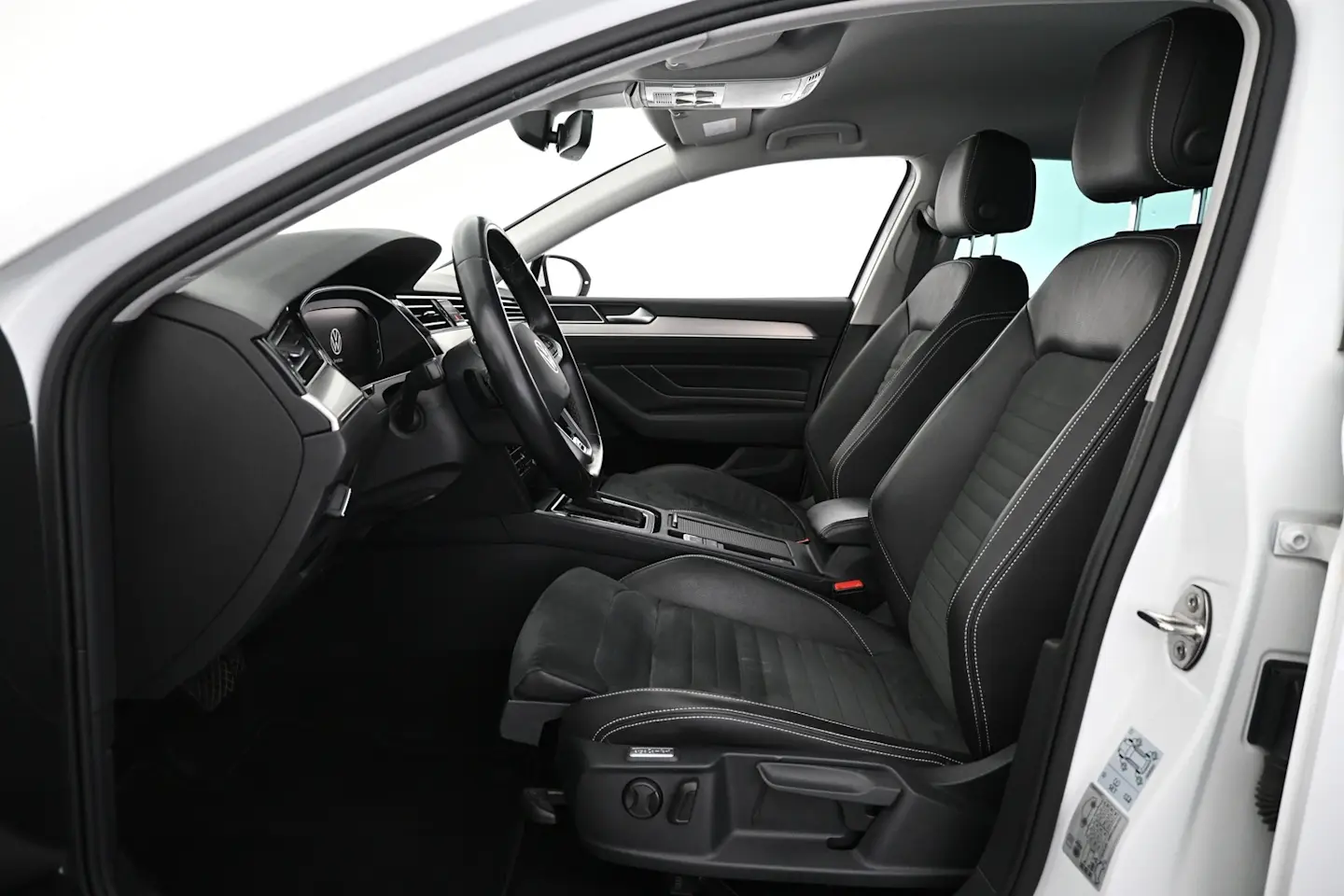 Car Image - 7qKM8SmkIEpFWAbqzRMux7