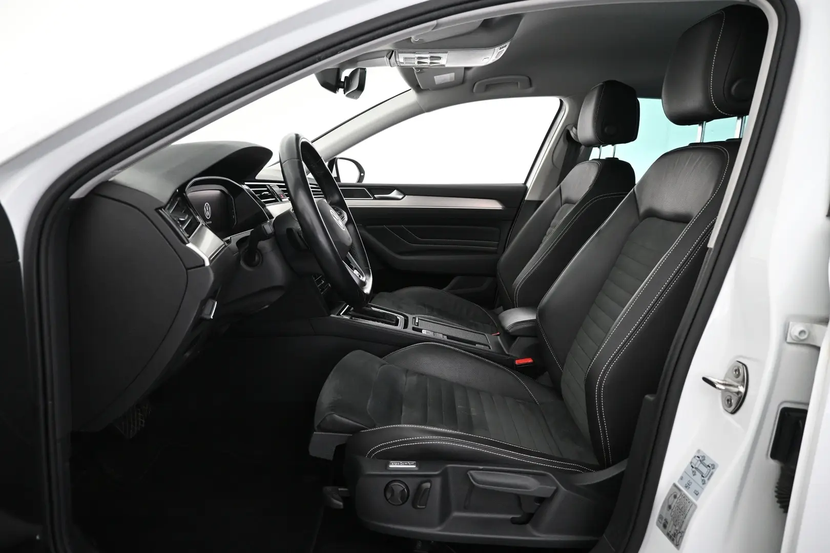 Car Image - 7qKM8SmkIEpFWAbqzRMux7