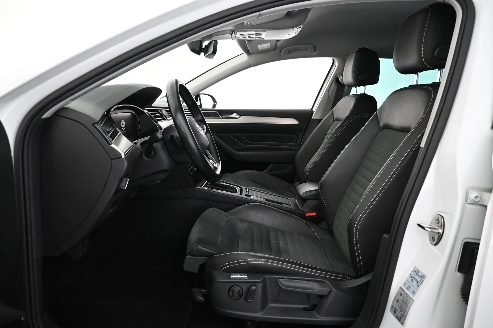 Car Image - 7qKM8SmkIEpFWAbqzRMux7
