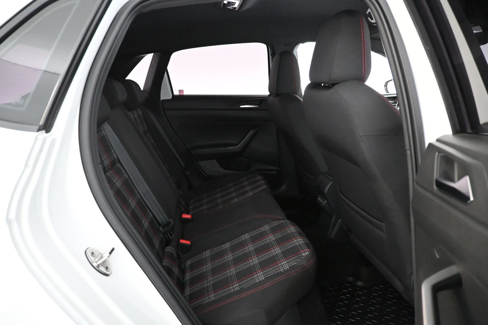 Car Image - 5D5q2WmWw8I2HxDoPS5c5d