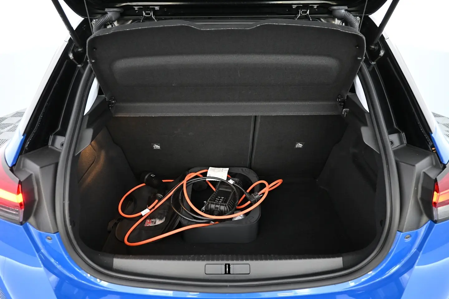 Car Image - 1107FVQXrPnQeFeDiHNZ2v
