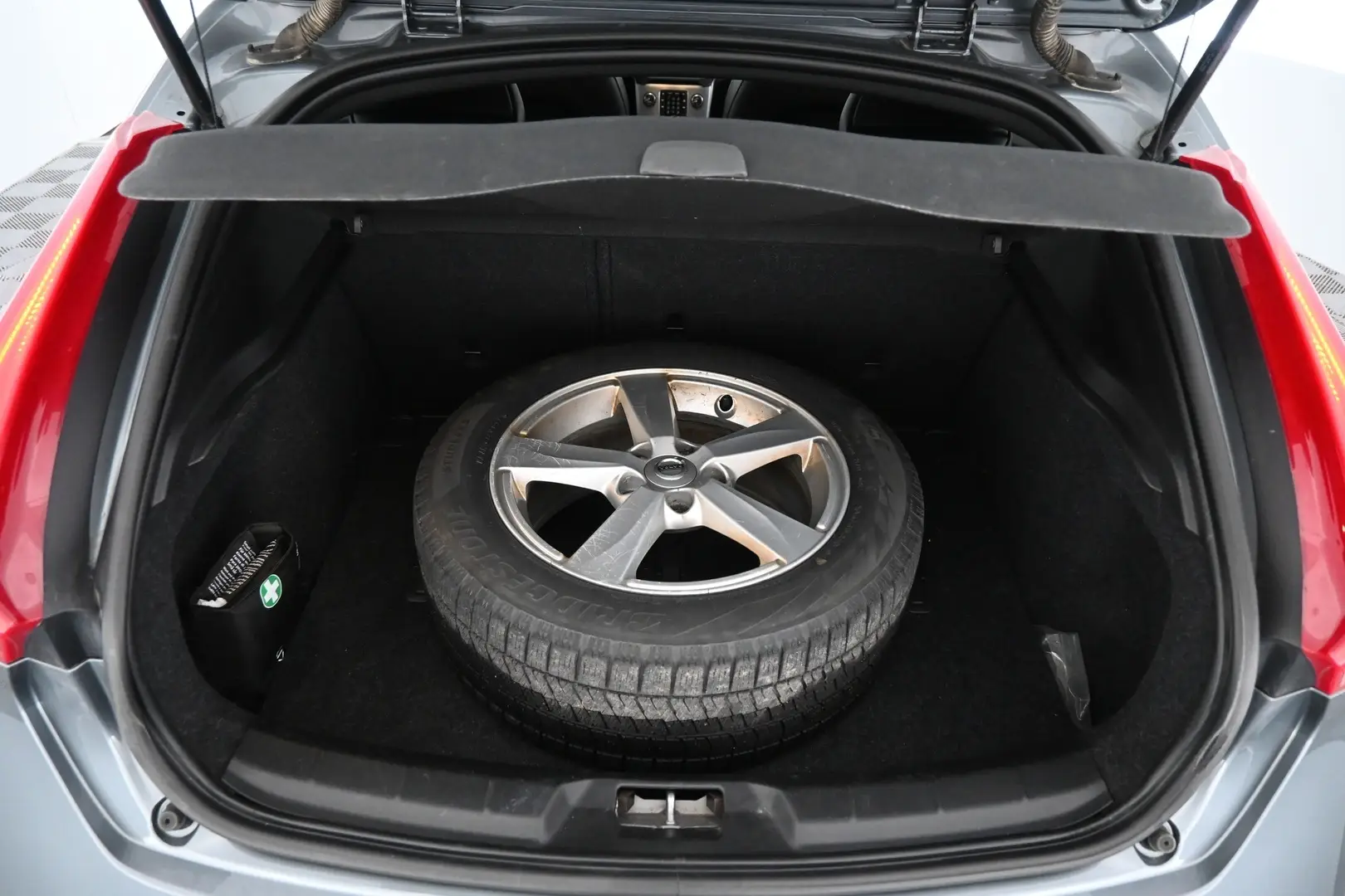 Car Image - 3QRIzCRTL1kW64cgPsKop0