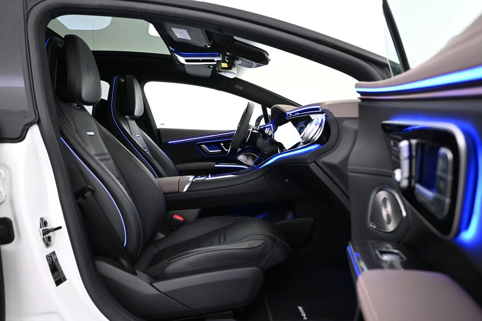 Car Image - 14ZkSMocFHZZi46bXIxM57