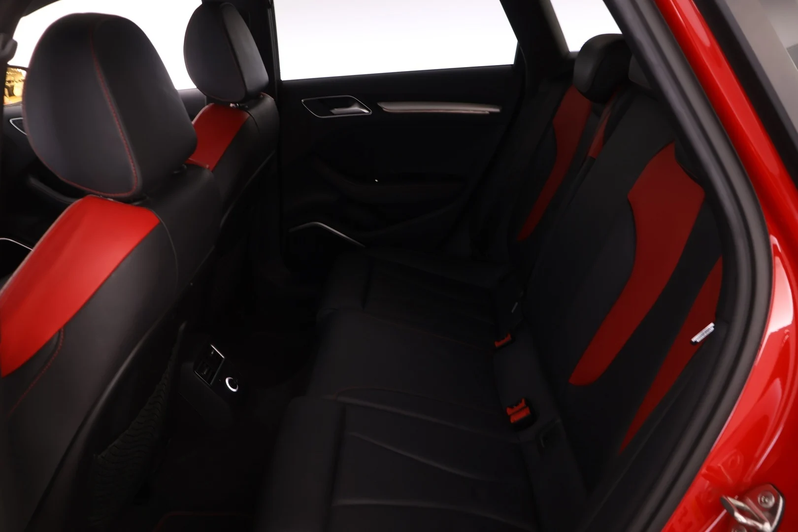 Car Image - 1IKDg5bWKDpXg0QNipkyEZ
