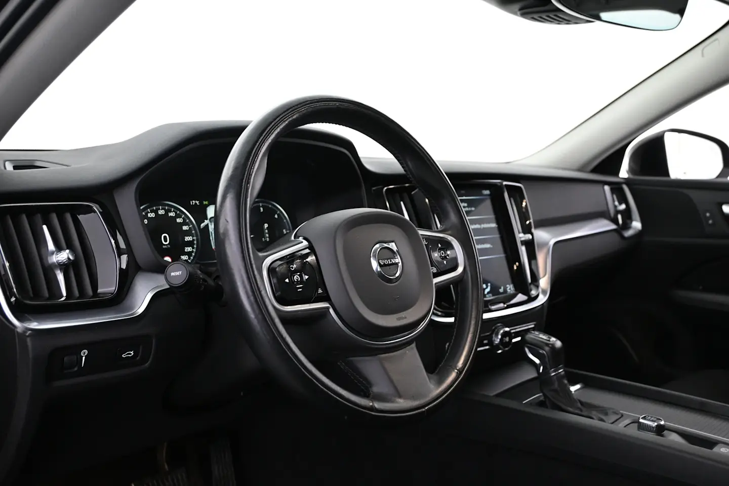 Car Image - 3UXY5NHxQBB8qnZgdzFb1w