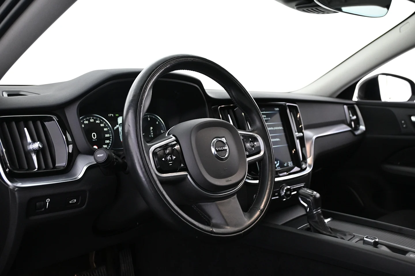 Car Image - 3UXY5NHxQBB8qnZgdzFb1w