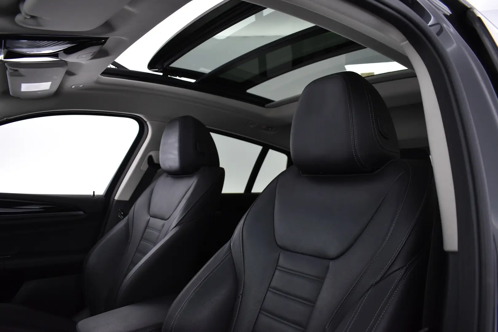 Car Image - 4dNVP0rMG39q8JESkqjCt4
