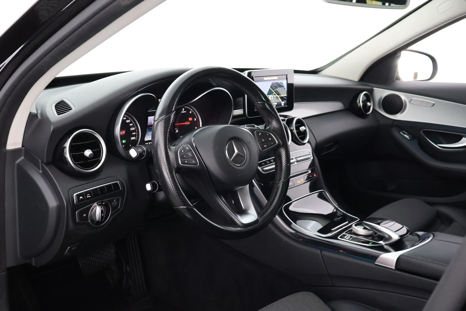 Car Image - 29nzVooUGKDbTblcuuT53w