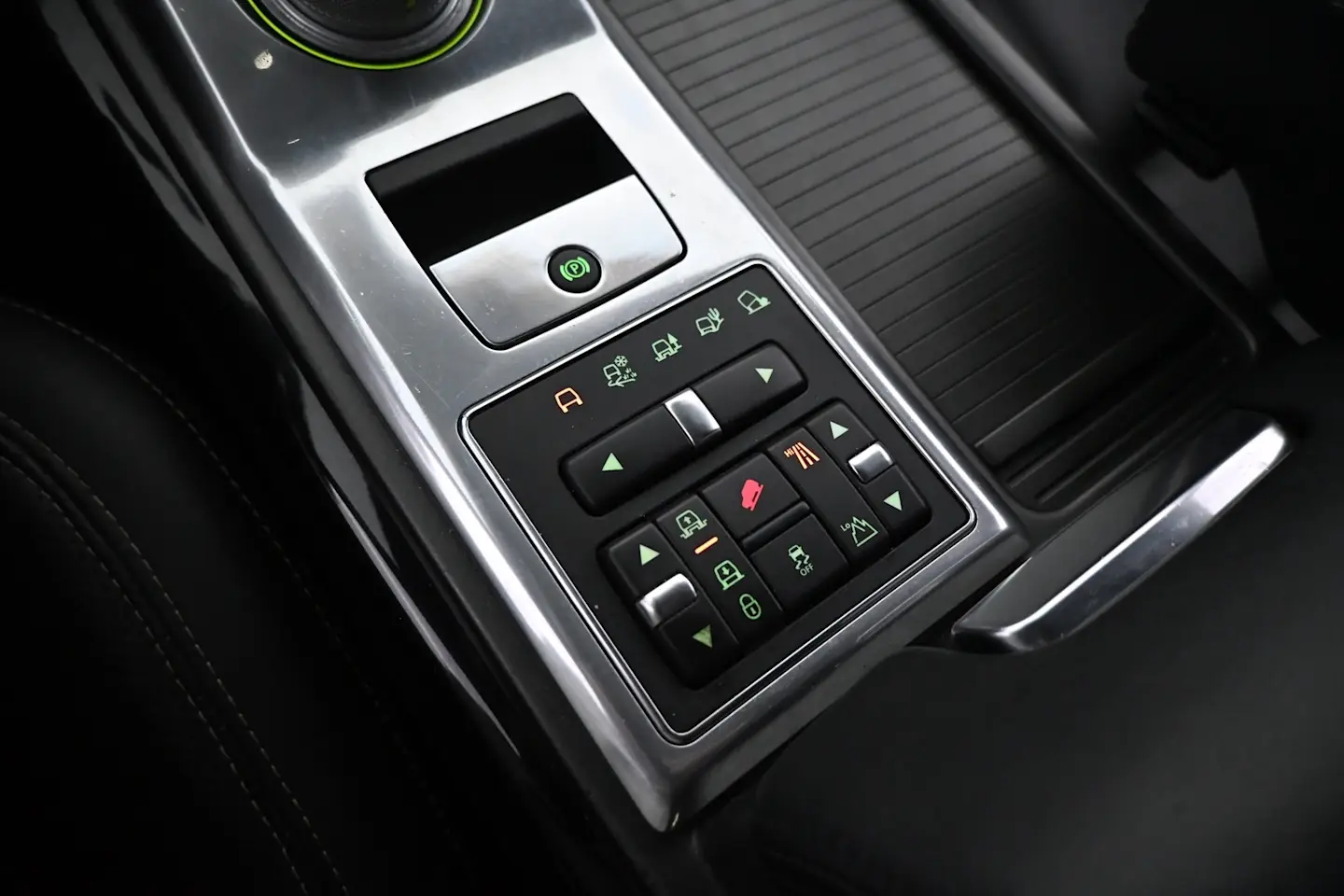 Car Image - 1rQyqZGrpRsGKZQNXO9QXI