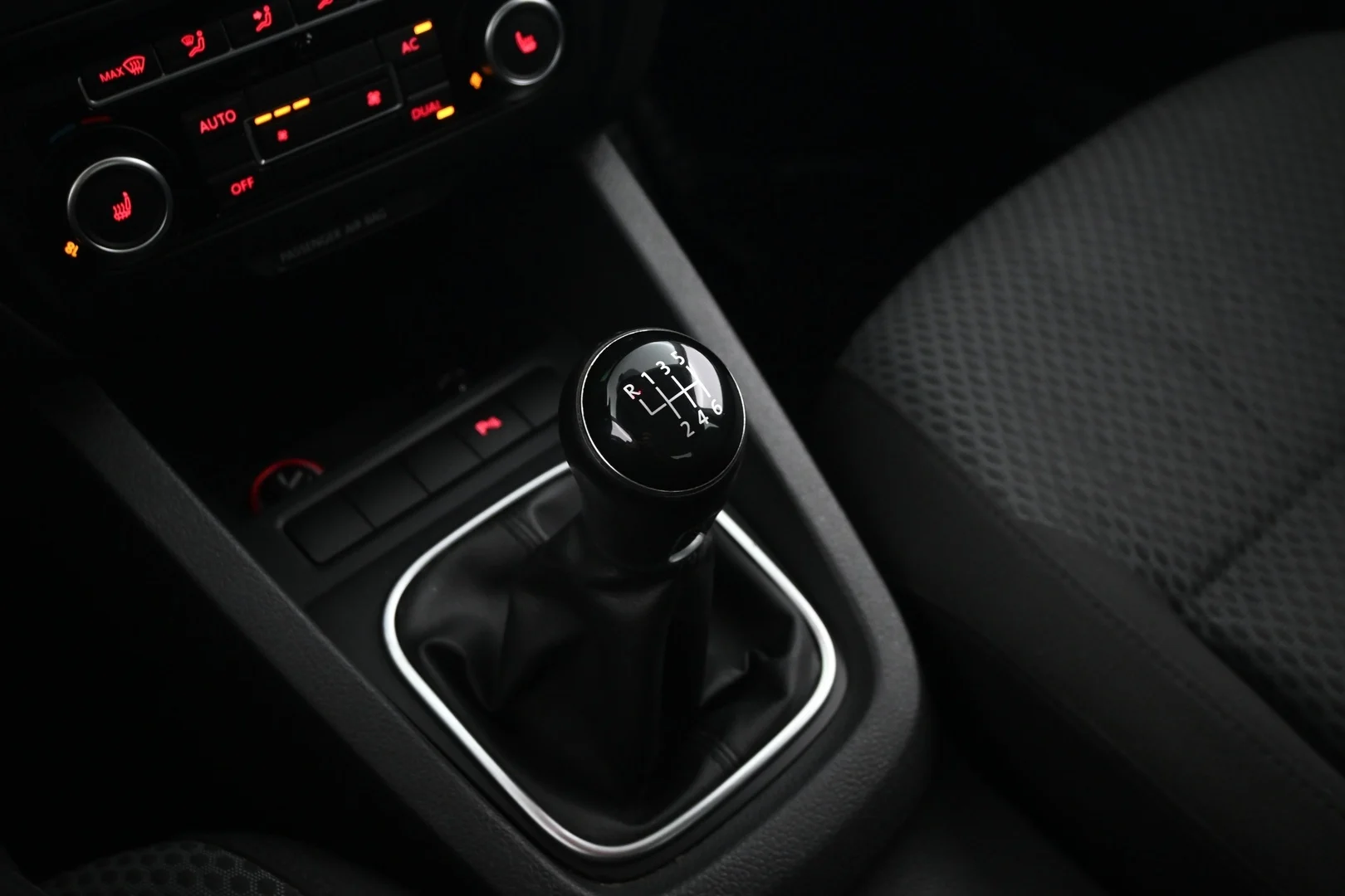 Car Image - 2yN10lbbtBj475sCoGnaEP