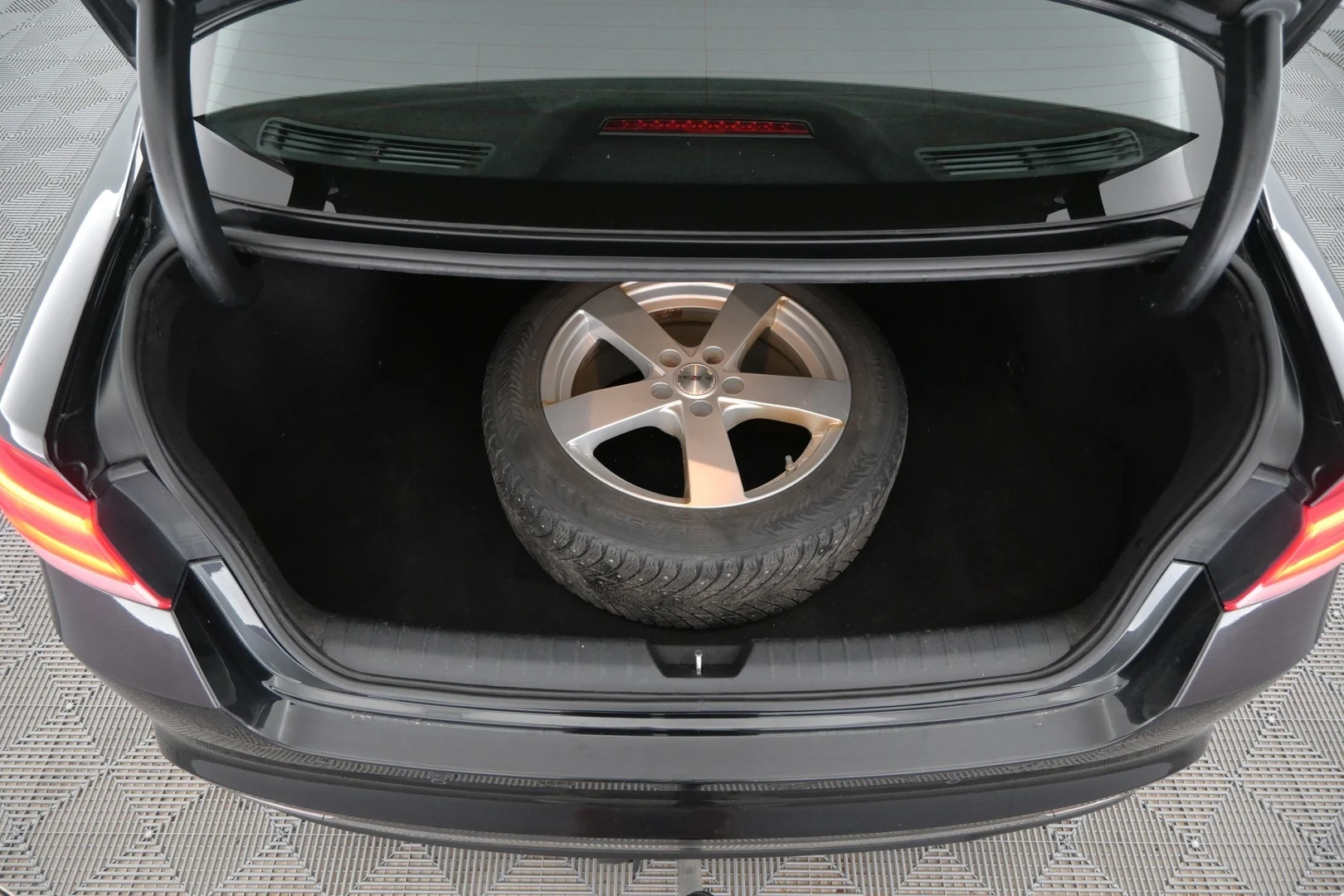Car Image - 6inDkLsZZmDLQc69UJkjdQ