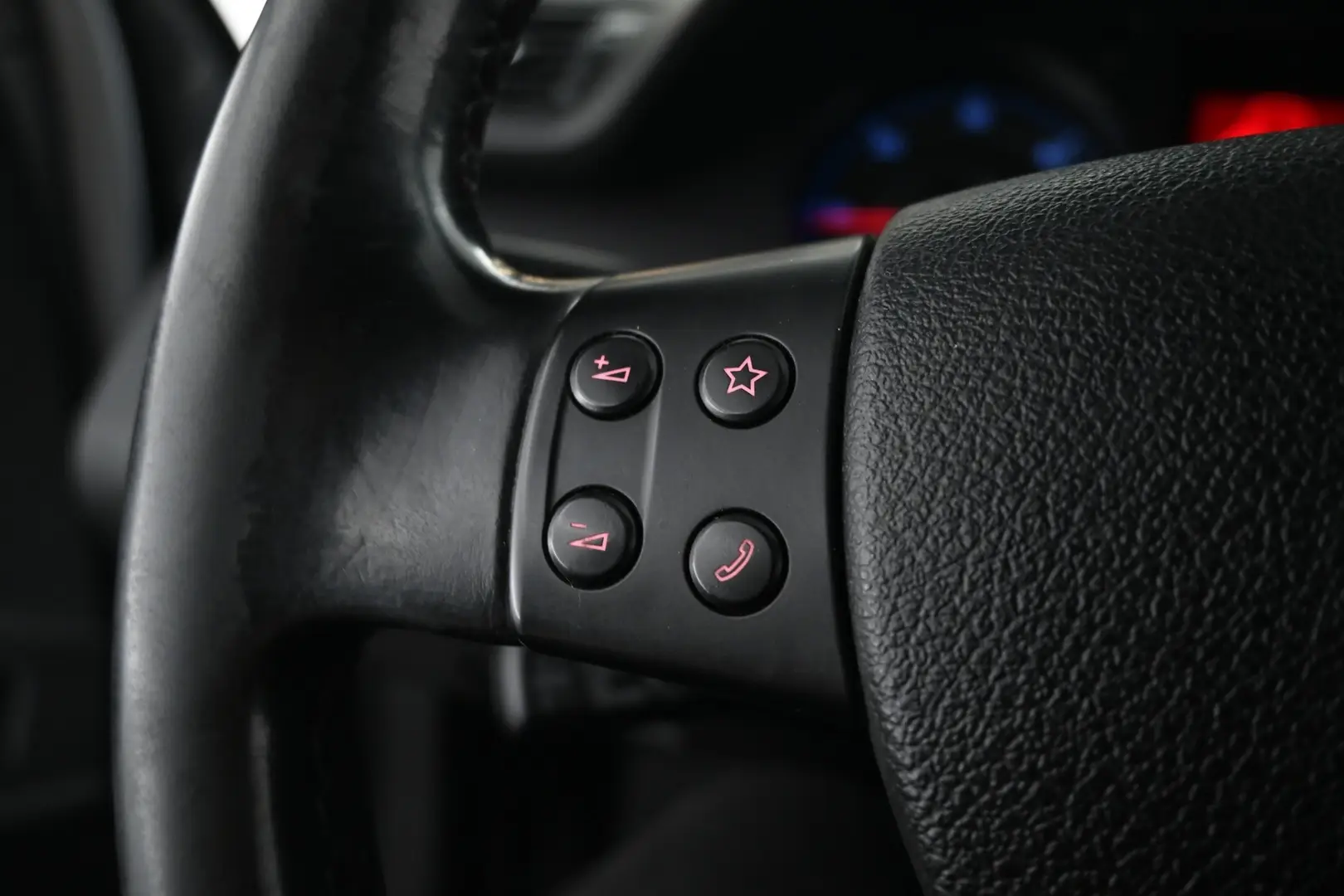 Car Image - yvekOTwZHCWzkVJs0PqxD