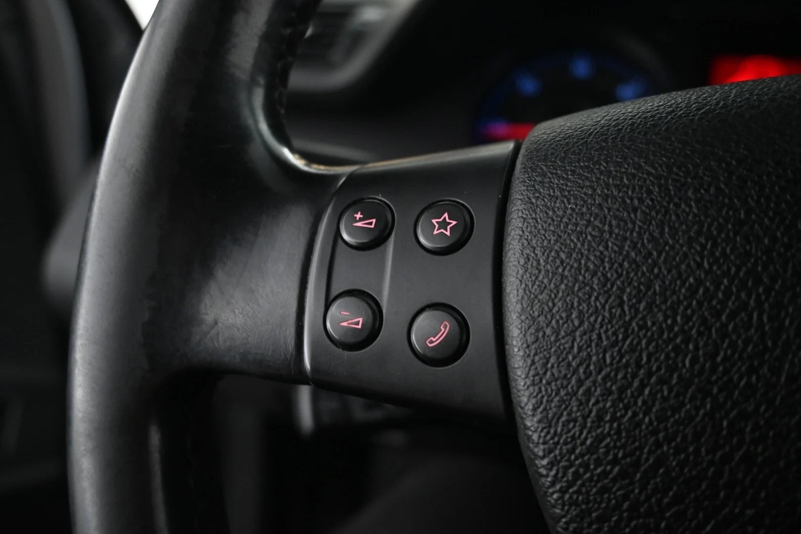 Car Image - yvekOTwZHCWzkVJs0PqxD