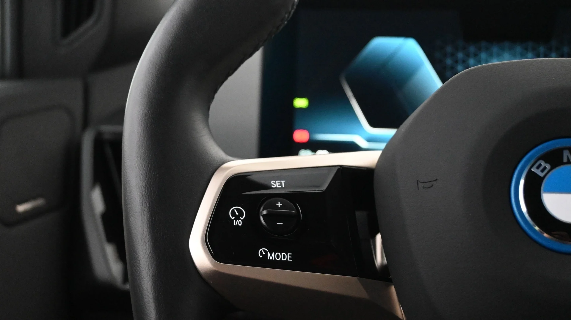 Car Image - 61uJwBNPFzUzAA30n83dXB
