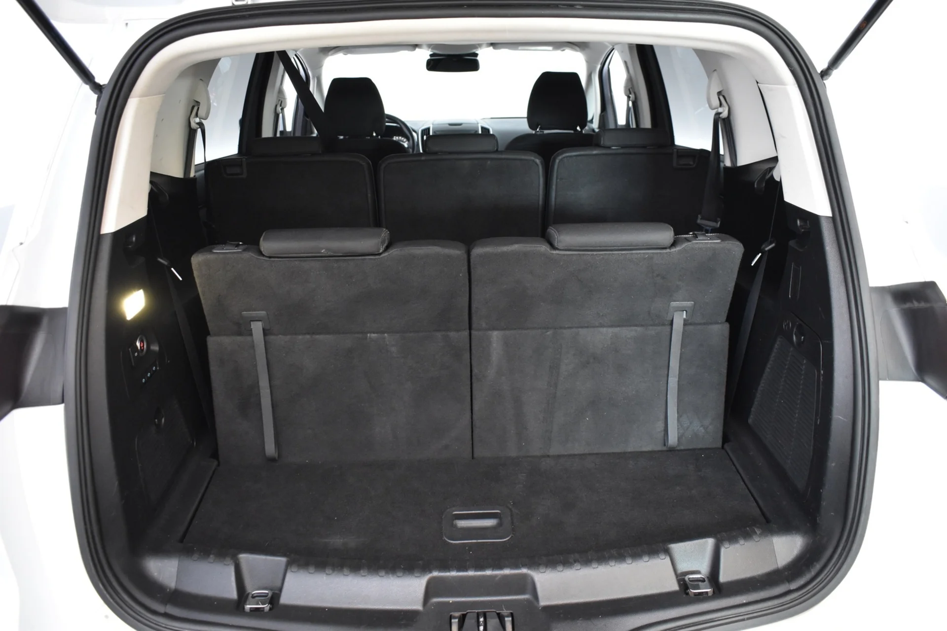 Car Image - bAo5caeL3b3eIEMPE7T9V
