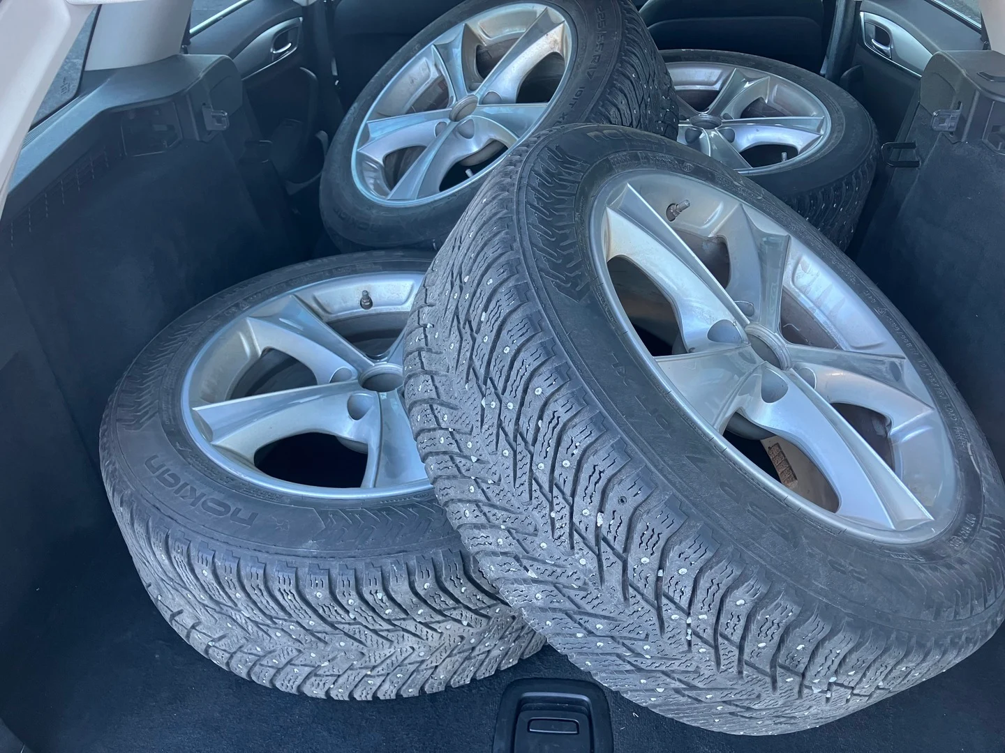 Car Image - 1gm8EXBjDXl5xC4iq4IFXf