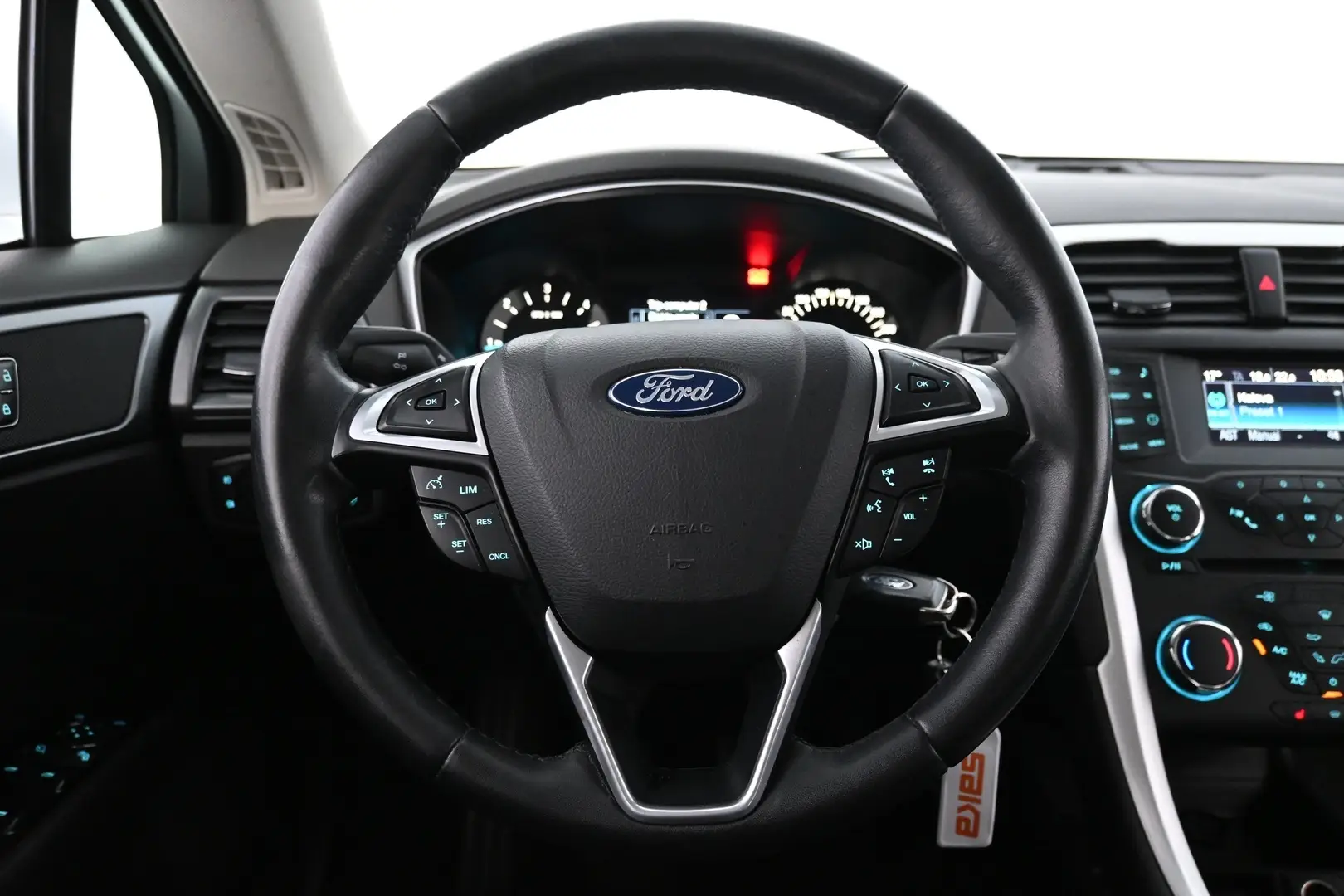 Car Image - 6fXmm6jfspcCfXrKNEWZcB