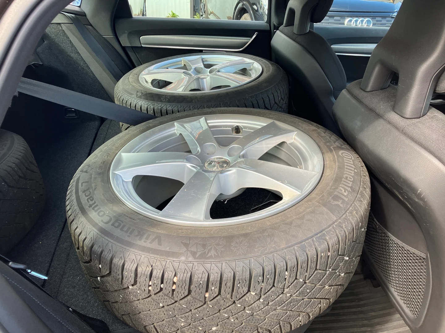 Car Image - 3gvs9yIm7kHGZbEPdlWjjL
