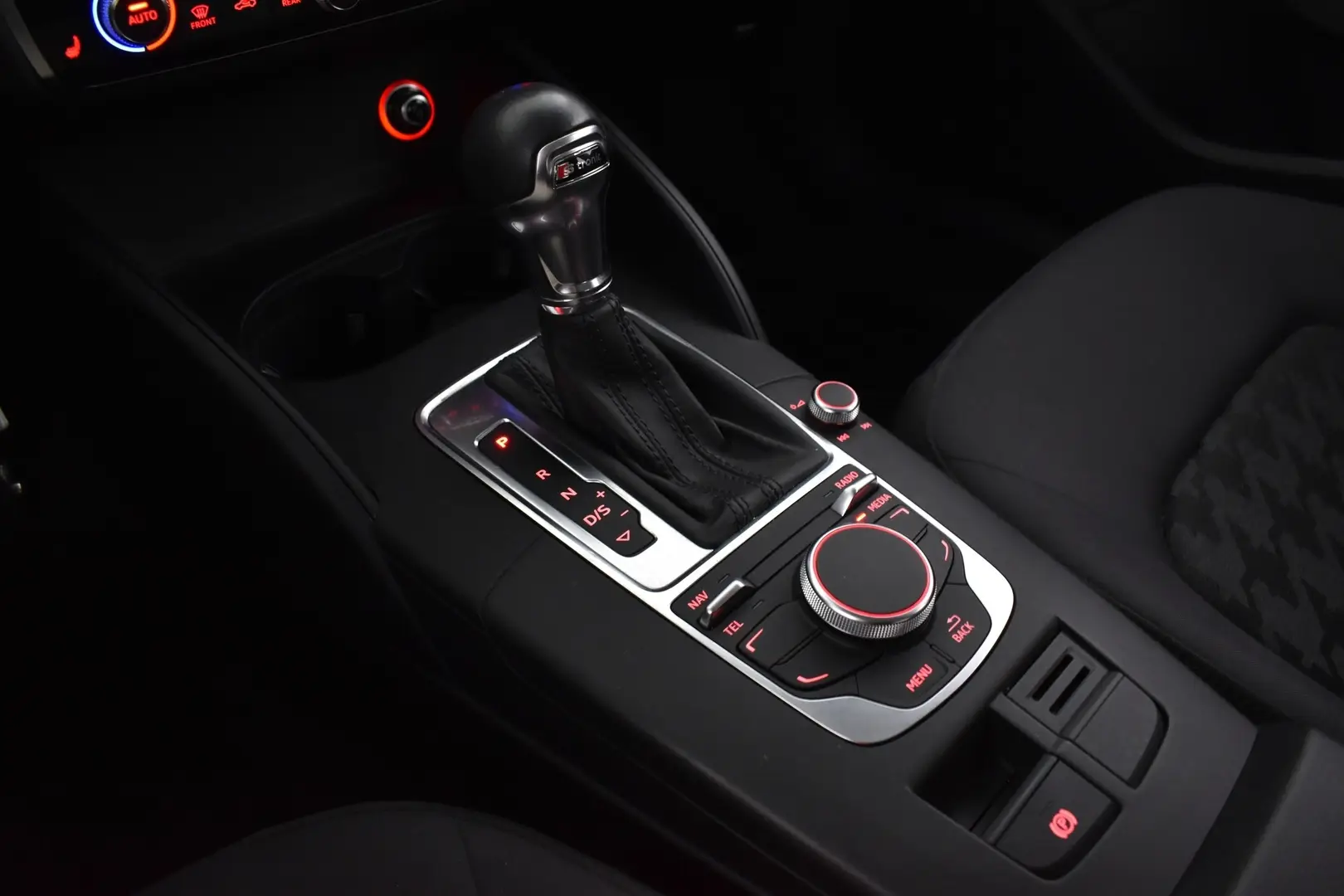 Car Image - 1natdA3P9WkRtnJsbG4v5N