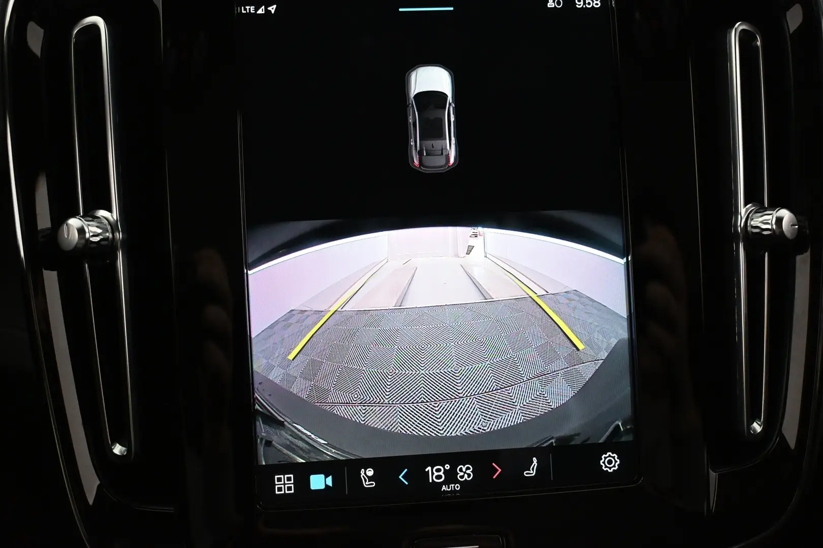 Car Image - TSVX4lwCGJY5PDtI0oXgm