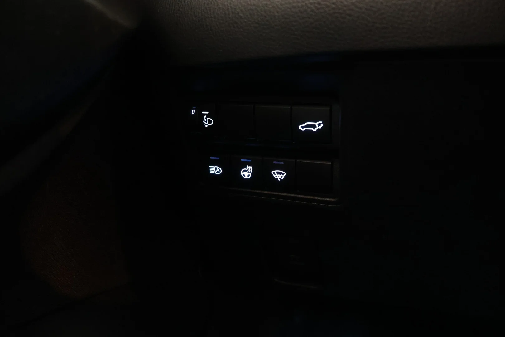 Car Image - 6wmxATAM5DEZEhz0ebOCQQ