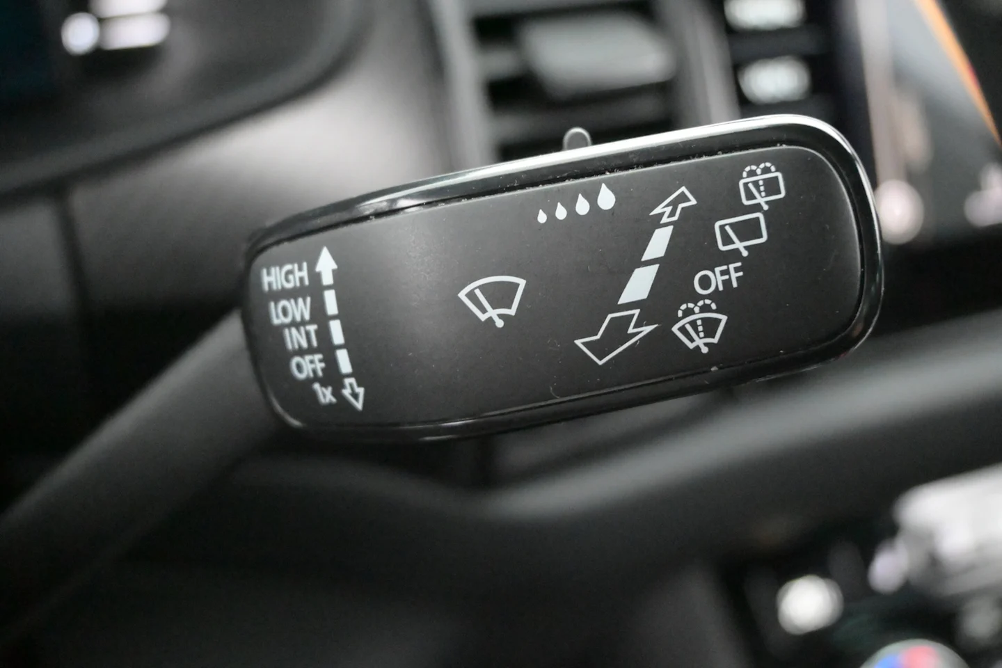 Car Image - 5Q7TPXnHgjJXTB5Whzotox