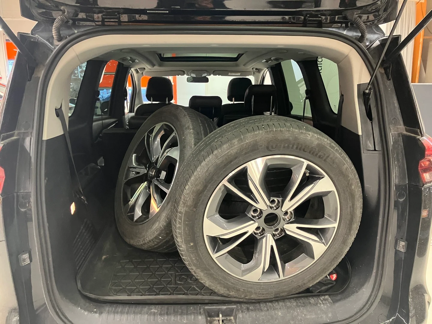 Car Image - 724zDATeAQelPFgeKMut9B