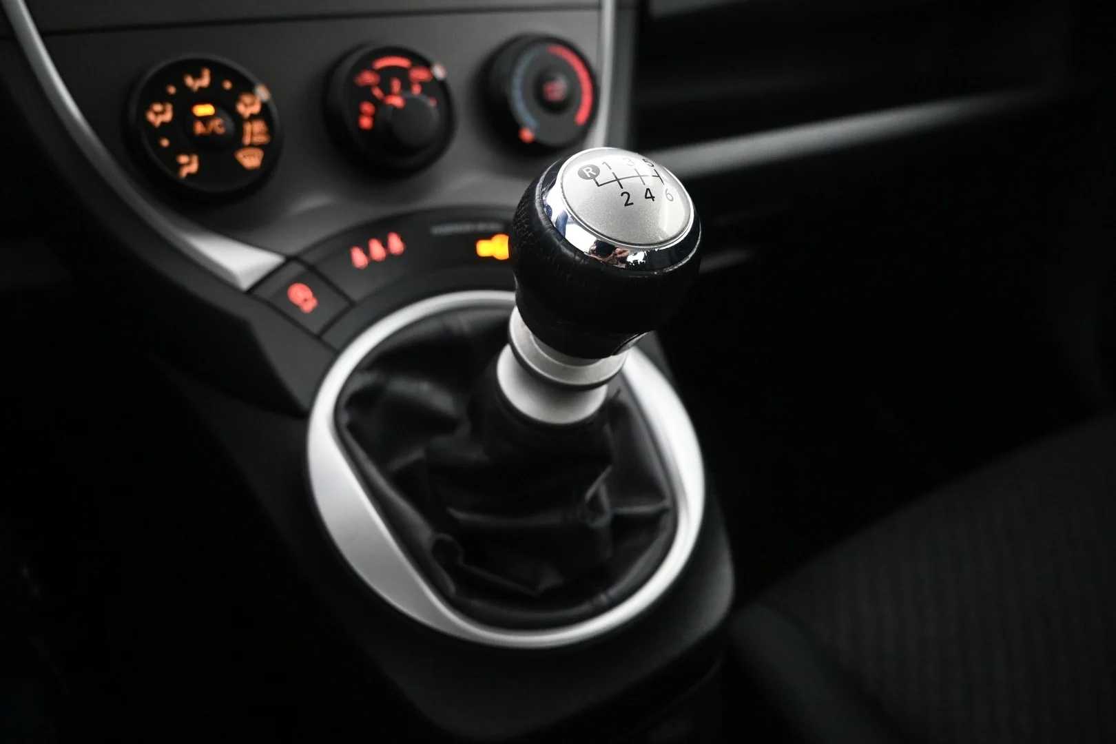 Car Image - 3uUEZmQM4RfNmrbs2m713t