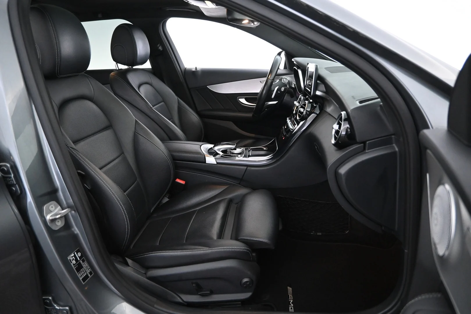 Car Image - 4IMvzRar0qPyUpGA6Ip293