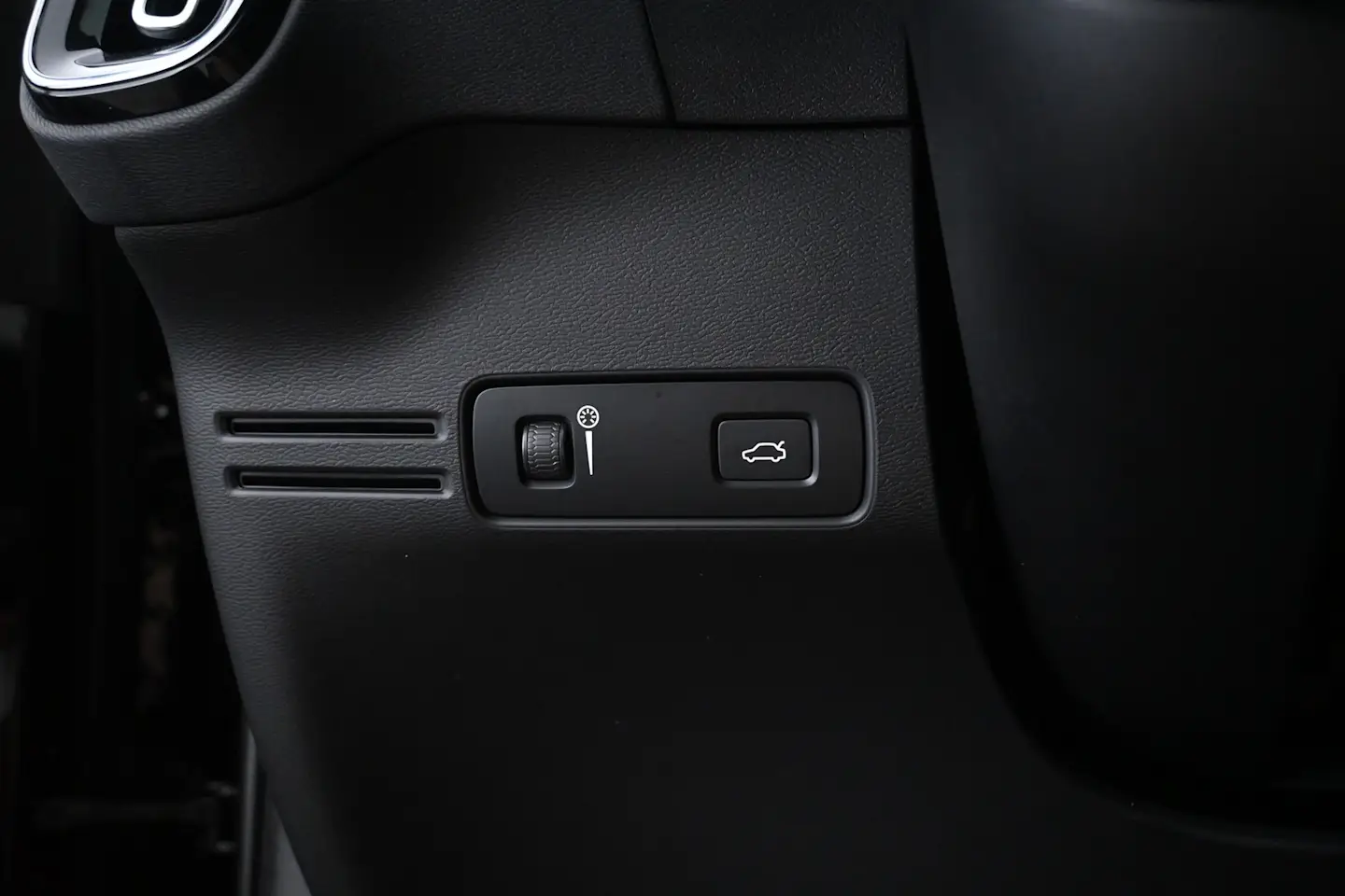 Car Image - 5YCv7FjDnjiBcrq1b8e15k