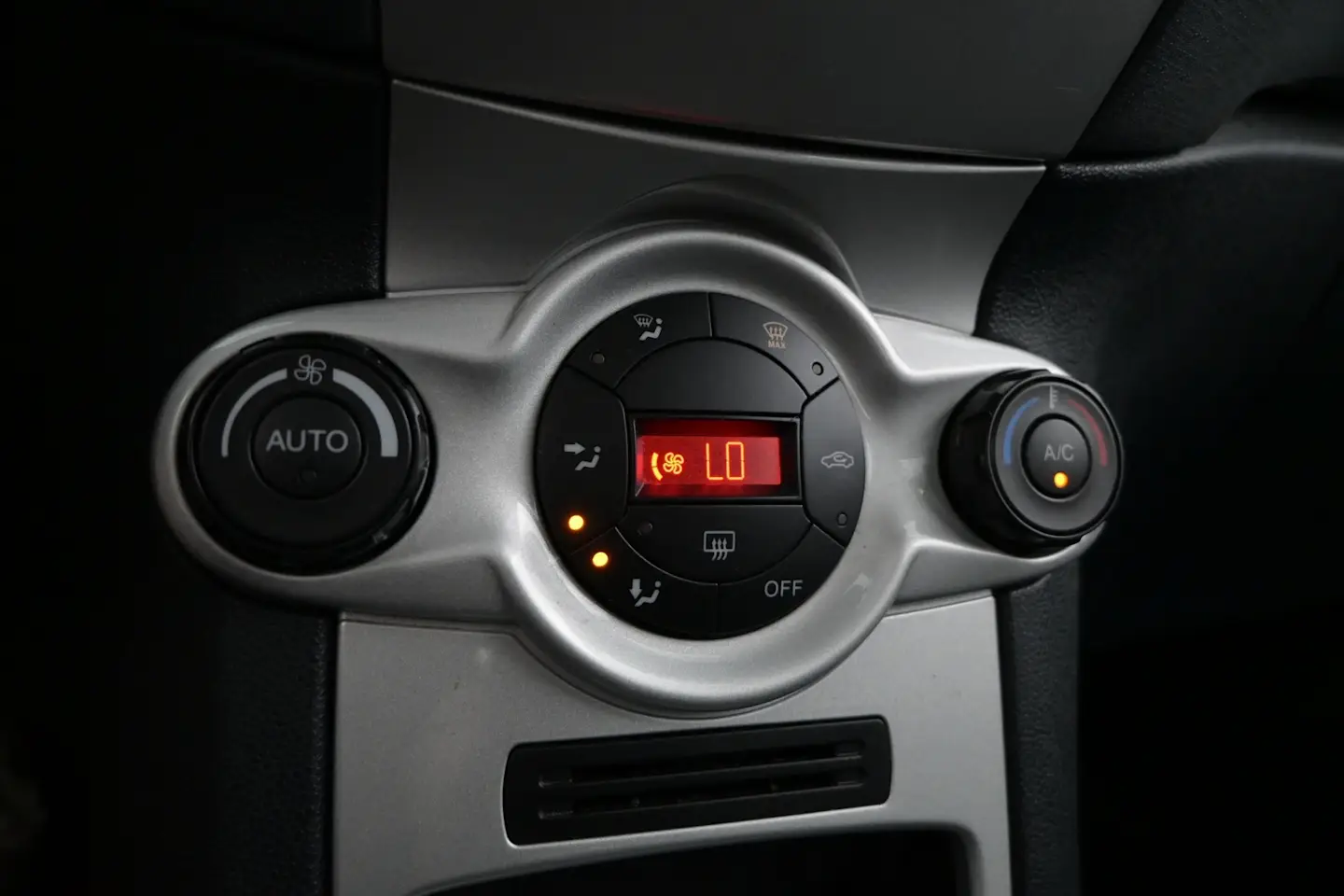 Car Image - 2dXOcY0tPDx7JM2zI5IndW